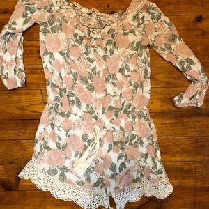Romper with sleeves